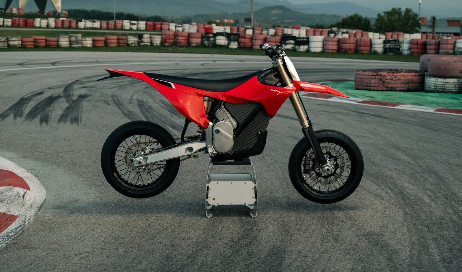 STARK VARG Supermoto
